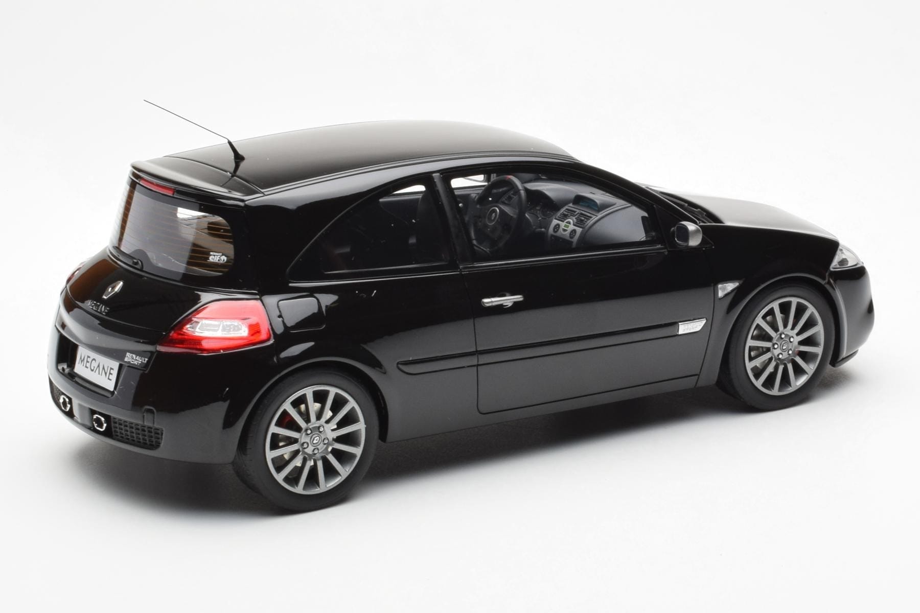 Renault Megane 2 RS Phase 2 Czarny Otto 1:18 OT1054 Żywica — zdjęcie 2 z 6