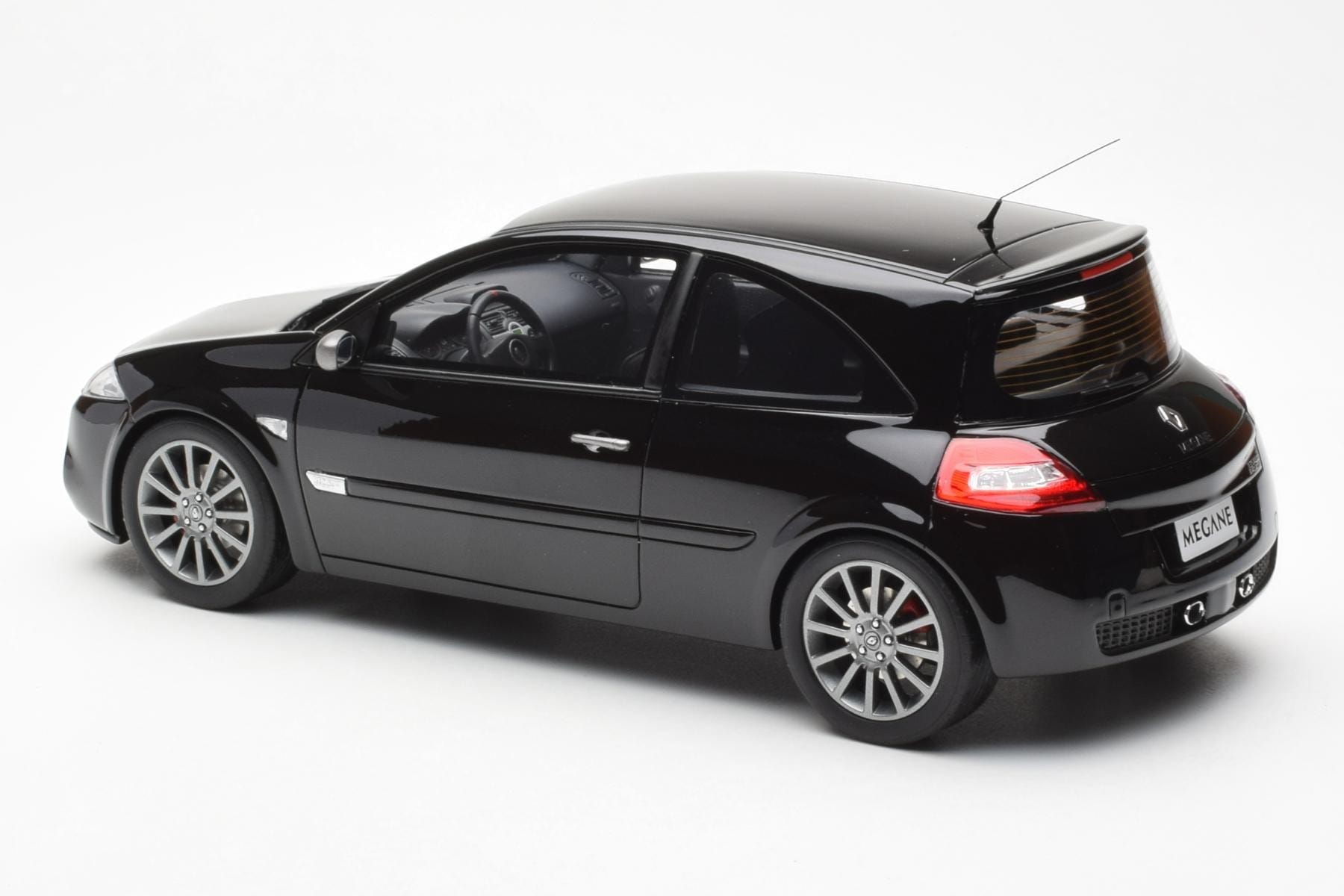 Renault Megane 2 RS Phase 2 Czarny Otto 1:18 OT1054 Żywica — zdjęcie 5 z 6