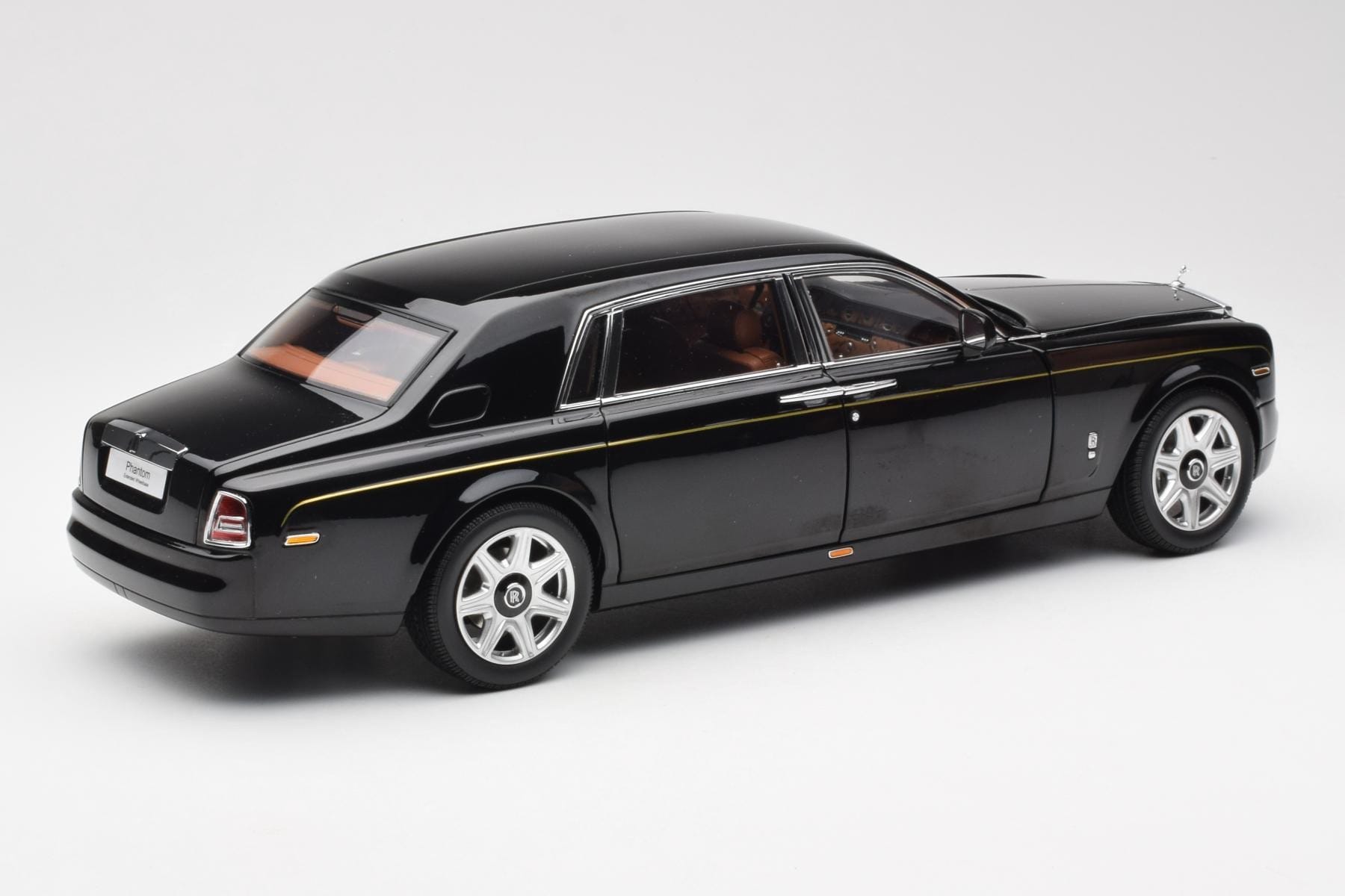 Rolls-Royce Phantom VII EWB Diamond Czarny Kyosho 1:18 08841DBK2 Metal — zdjęcie 3 z 8