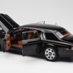 Rolls-Royce Phantom VII EWB Diamond Czarny Kyosho 1:18 08841DBK2 - image 5 of 8