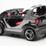 Smart Fortwo Crossblade Kabriolet Srebrno-Czarny Kyosho 1:18 - image 5 of 6