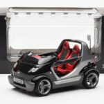 Smart Fortwo Crossblade Kabriolet Srebrno-Czarny Kyosho 1:18 - image 6 of 6