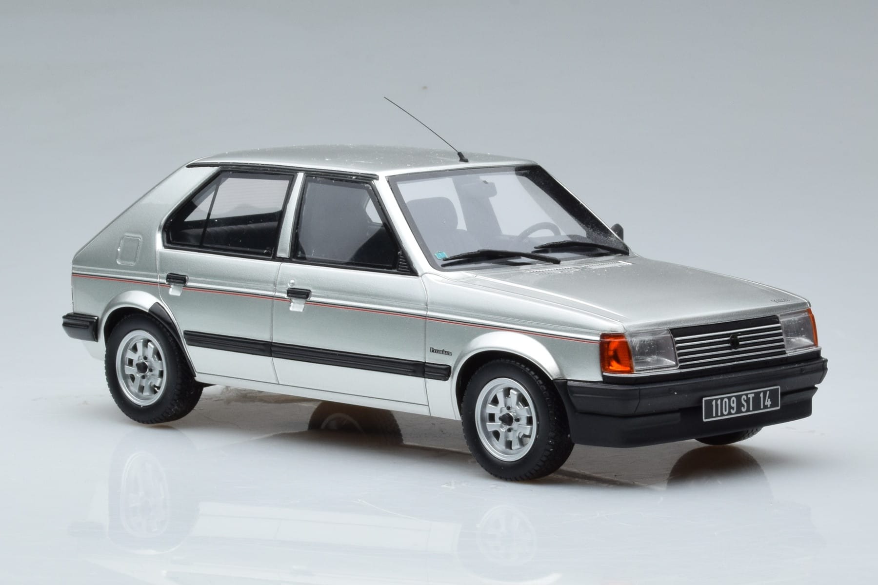 Talbot Horizon Premium Srebrny Otto 1:18 OT188 Żywica — zdjęcie 4 z 6