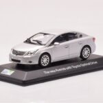 Toyota Avensis T270 Srebrny Minichamps 1:43 - image 2 of 4