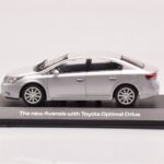 Toyota Avensis T270 Srebrny Minichamps 1:43
