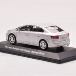 Toyota Avensis T270 Srebrny Minichamps 1:43 - image 3 of 4