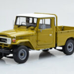 Toyota Land Cruiser 40 4x4 Pickup Oliwkowy Kyosho 1:18