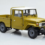 Toyota Land Cruiser 40 4x4 Pickup Oliwkowy Kyosho 1:18 - image 6 of 8