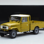 Toyota Land Cruiser 40 4x4 Pickup Oliwkowy Kyosho 1:18 - image 8 of 8