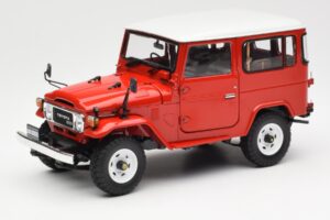 Toyota Land Cruiser FJ40 Van Czerwony Kyosho 1:18 08971R