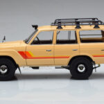 Toyota Land Cruiser 60 Beżowy Z Opcjonalnymi Częściami Kyosho 1:18 - image 4 of 12