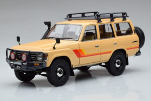 Toyota Land Cruiser 60 Beżowy Z Opcjonalnymi Częściami Kyosho 1:18