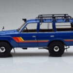Toyota Land Cruiser 60 Niebieski Z Opcjonalnymi Częściami Kyosho 1:18 - image 4 of 11