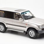 Toyota Land Cruiser HDJ80 Beżowy Metalic Otto 1:18 OT438 - image 4 of 6