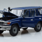 Toyota Land Cruiser J76 Niebieski Almost Real 1:18 - image 2 of 7