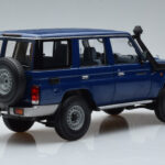 Toyota Land Cruiser J76 Niebieski Almost Real 1:18 - image 3 of 7
