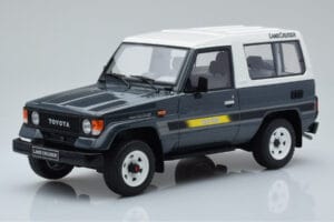 Toyota Land Cruiser LJ73 Szary Otto 1:18 OT437