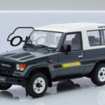 Toyota Land Cruiser LJ73 Szary Otto 1:18 - image 6 of 6