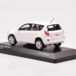 Toyota RAV4 XA30 Biały Minichamps 1:43 - image 3 of 4