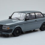 Volvo 240 Turbo Szary IXO 1:18