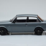 Volvo 240 Turbo Szary IXO 1:18 - image 3 of 6
