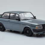 Volvo 240 Turbo Szary IXO 1:18 - image 4 of 6