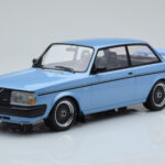 Volvo 240 Turbo Jasnoniebieski IXO 1:18