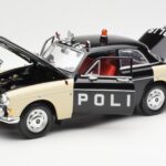 Volvo P121 Policja Revell 1:18 8904 - image 2 of 8