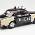 Volvo P121 Policja Revell 1:18 8904 - image 3 of 8
