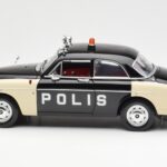 Volvo P121 Policja Revell 1:18 8904 - image 4 of 8