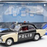 Volvo P121 Policja Revell 1:18 8904 - image 8 of 8