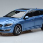 Volvo V60 D3 Power Niebieski FAW 1:18 9430839 Metal