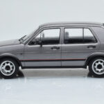 Volkswagen Golf GTI Mk2 Szary MCG 1:18 - image 3 of 6