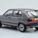 Volkswagen Golf GTI Mk2 Szary MCG 1:18 - image 5 of 6
