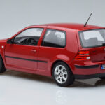 Volkswagen Golf Mk4 Czerwony Norev 1:18 - image 6 of 7