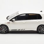 Volkswagen Golf GTI Mk8 Clubsport Biały Otto 1:18 - image 3 of 6