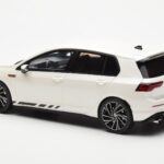 Volkswagen Golf GTI Mk8 Clubsport Biały Otto 1:18 - image 5 of 6