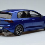 Volkswagen Golf Mk8 R Niebieski Otto 1:18 - image 2 of 6