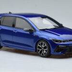 Volkswagen Golf Mk8 R Niebieski Otto 1:18 - image 4 of 6