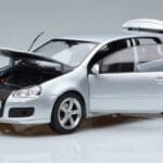 Volkswagen Golf GTI Mk5 Pirelli Edition Srebrny Norev 1:18 188425 Metal - image 2 of 7