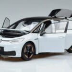 Volkswagen ID.3 Biały FAW 1:18 ZVN000001WEI Metal - image 2 of 7