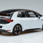 Volkswagen ID.3 Biały FAW 1:18 ZVN000001WEI Metal - image 3 of 7