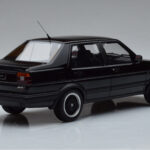 Volkswagen Jetta Mk2 Czarny Otto 1:18 - image 2 of 6