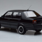 Volkswagen Jetta Mk2 Czarny Otto 1:18 - image 5 of 6