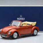 Volkswagen Beetle 1303 Kabriolet Pomarańczowy Norev 1:18 - image 6 of 6