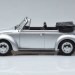 Volkswagen Beetle 1303 Kabriolet Srebrny Norev 1:18 - image 3 of 6