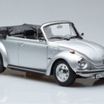 Volkswagen Beetle 1303 Kabriolet Srebrny Norev 1:18 - image 4 of 6