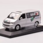 Volkswagen Multivan T5 Srebrny Heli Coil Edition Minichamps 1:43 - image 2 of 4