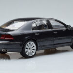 Volkswagen Phaeton V6 Mazeppa Szary Kyosho 1:18 - image 3 of 9
