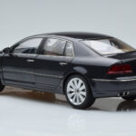 Volkswagen Phaeton V6 Mazeppa Szary Kyosho 1:18 - image 7 of 9